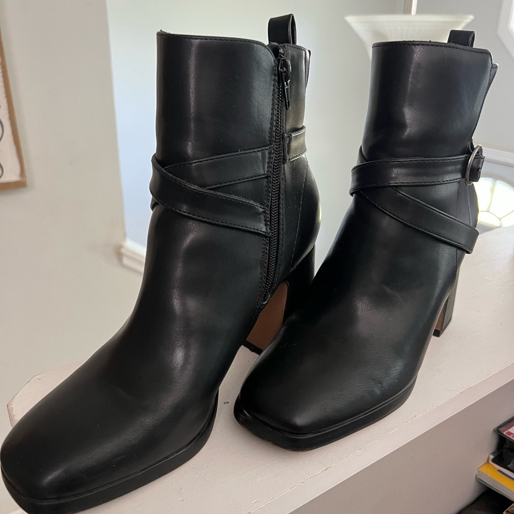 Kensie Women's Axel Heeled Booties
